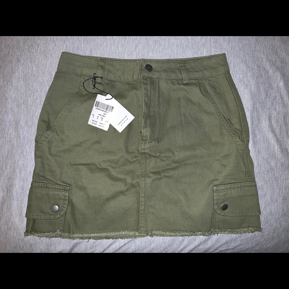 Army green skirt, never worn